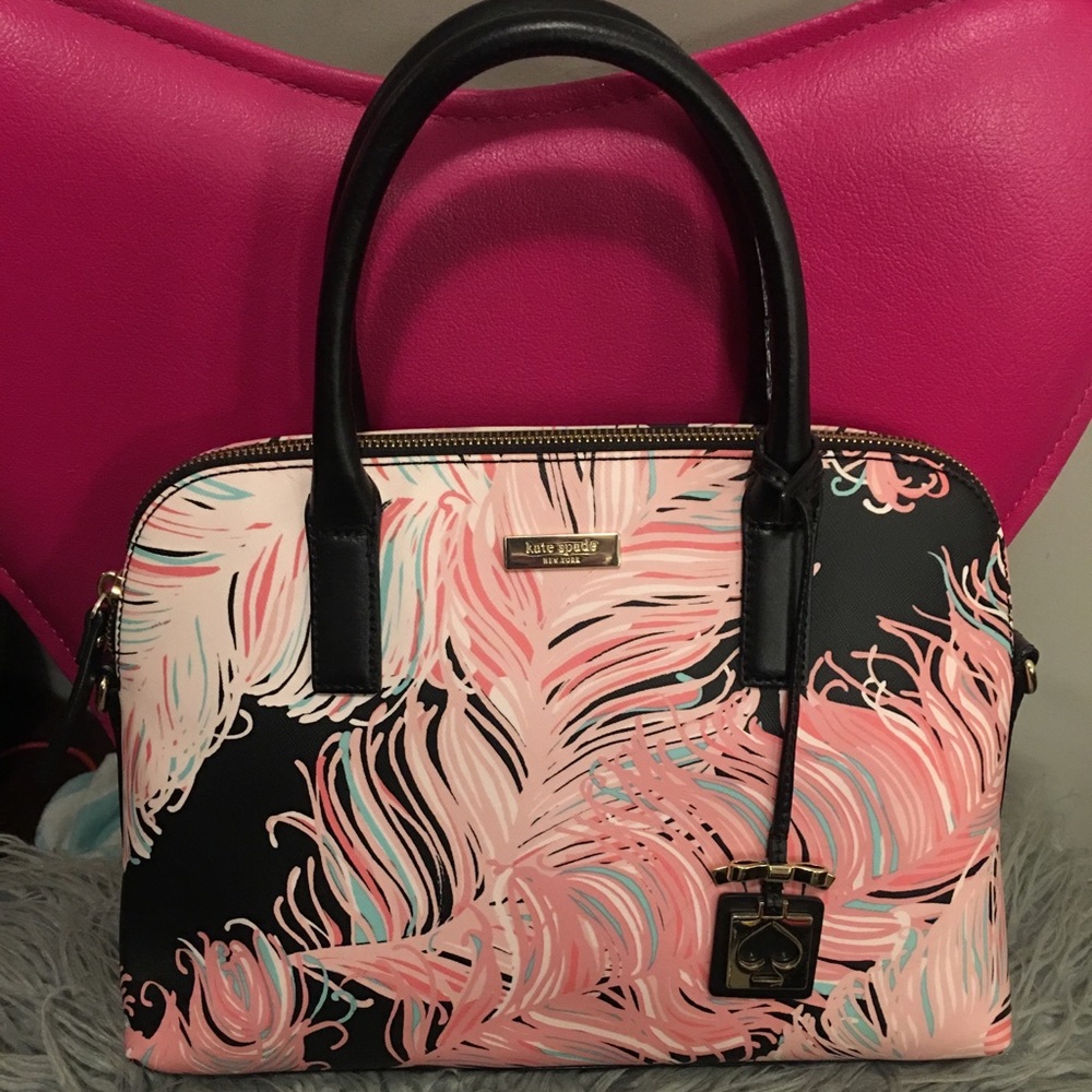 Kate spade purse!! LIGHTLY WORN!!!